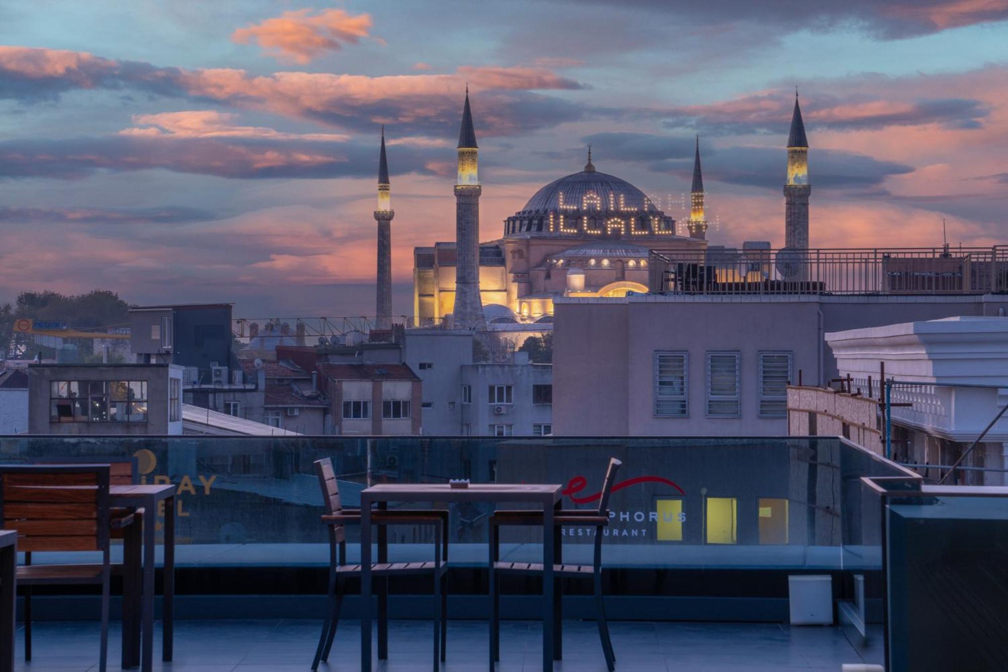 Demiray Hotel Old City Istanbulská provincie Exteriér fotografie The view of the Hagia Sophia from the hotel